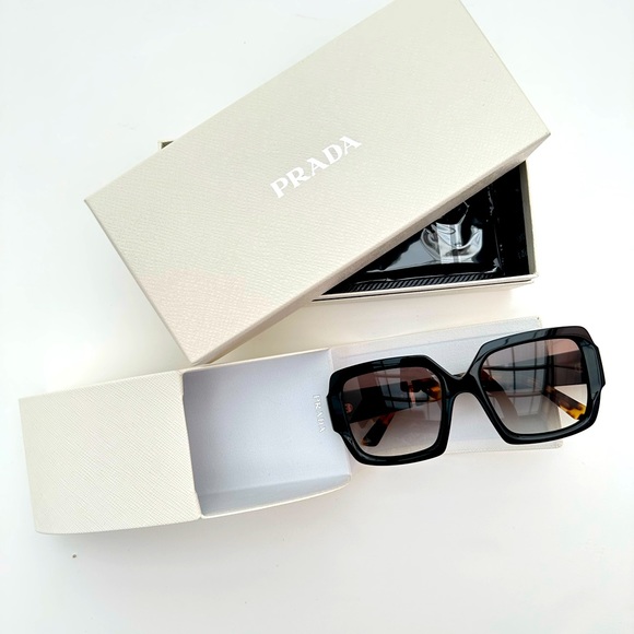 PRADA PR 21XS Sunglasses - Picture 1 of 12